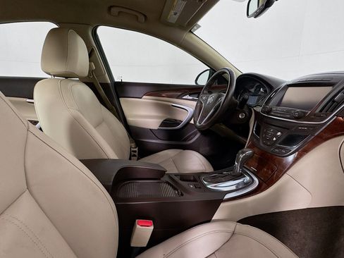 Used 2017 Buick Regal Sport Touring image 27