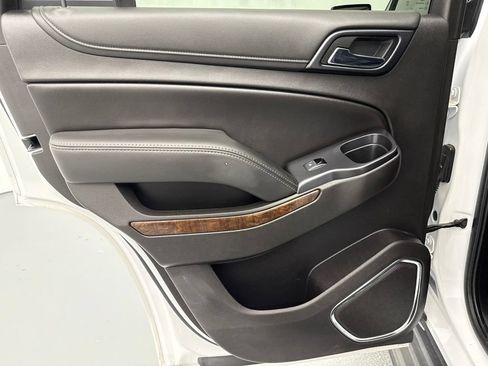 Used 2019 Chevrolet Tahoe LT w/ RST Edition RWD image 17