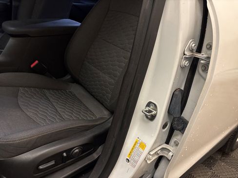 Used 2020 Chevrolet Equinox LT image 10