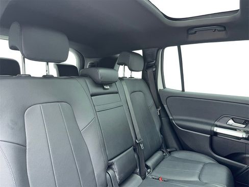 Used 2021 Mercedes-Benz GLB 250 GLB 250 NAV,CAM,PANO,HTD STS,B w/ Premium Package image 47