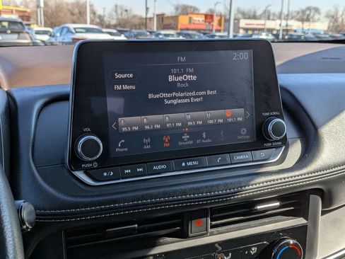 Used 2023 Nissan Rogue S AWD/4WD image 13