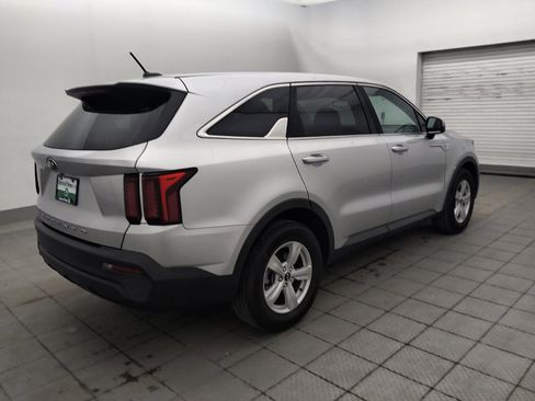 Used 2021 Kia Sorento LX FWD image 10