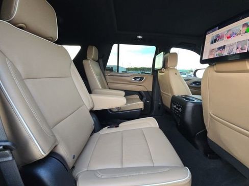 Used 2023 Chevrolet Tahoe Premier w/ Advanced Technology Package image 17