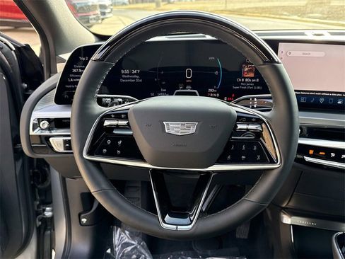 Used 2024 Cadillac Lyriq Luxury w/ LPO, Floor Liner Package image 21