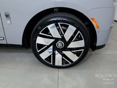 New 2026 Rolls-Royce Cullinan image 40