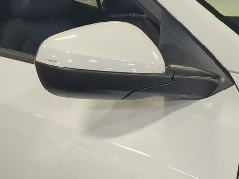 Used 2025 Chevrolet Trax LT w/ LT Convenience Package image 12