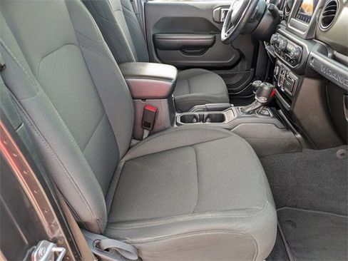 Used 2020 Jeep Wrangler Unlimited Sport image 12