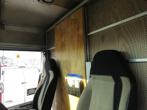 Used 2011 Ford E-350 and Econoline 350 Super Duty w/ Air Conditioning Prep Pkg RWD image 7
