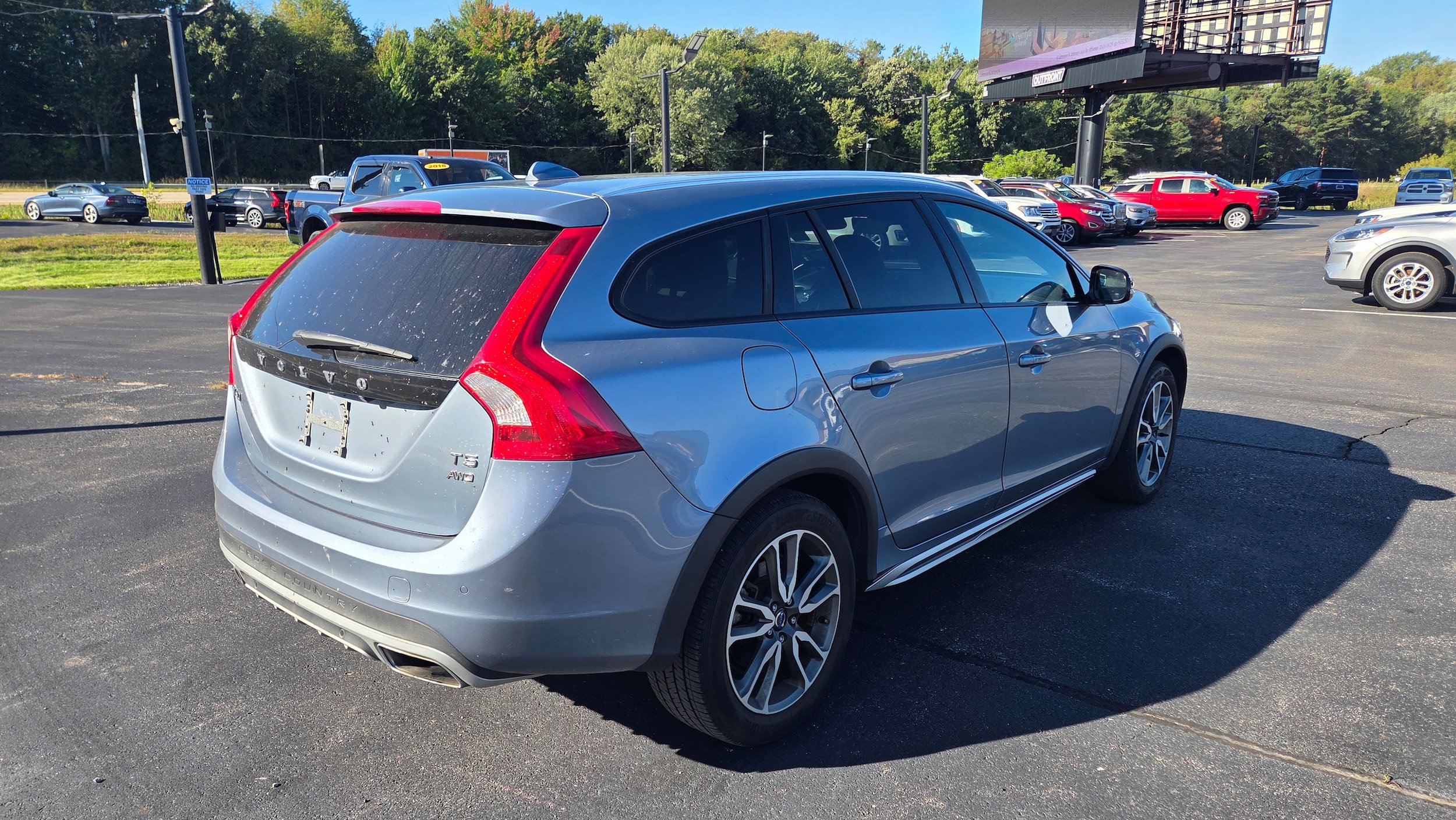 Used 2017 Volvo V60 T5 Cross Country w/ Climate Package AWD/4WD image 7