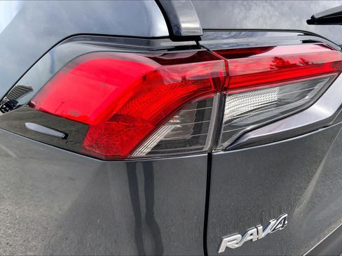 Used 2021 Toyota RAV4 XLE Premium AWD/4WD image 28