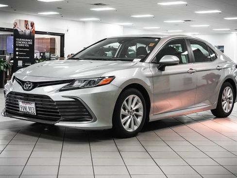 Used 2023 Toyota Camry LE FWD image 3