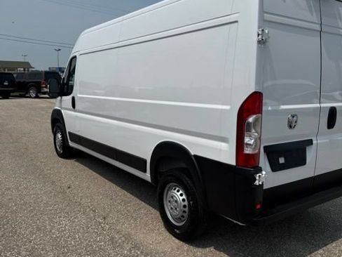 Used 2025 RAM ProMaster 2500 w/ Convenience Group FWD image 8