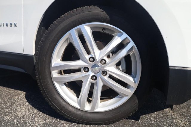 Used 2020 Chevrolet Equinox Premier FWD image 2