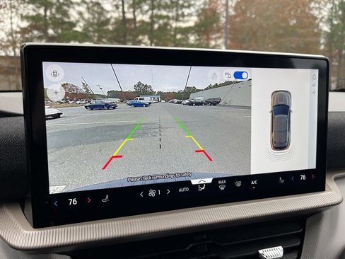 Used 2025 Ford Explorer Active image 12