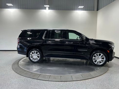 Used 2021 Chevrolet Suburban High Country AWD/4WD image 6