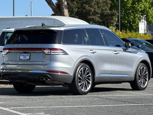 Used 2021 Lincoln Aviator Reserve w/ Equipment Group 202A AWD/4WD image 4