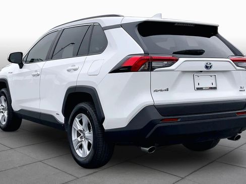 Used 2021 Toyota RAV4 XLE w/ Convenience Package image 12