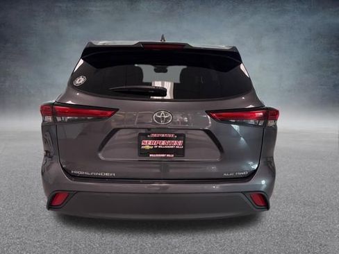 Used 2022 Toyota Highlander XLE image 9