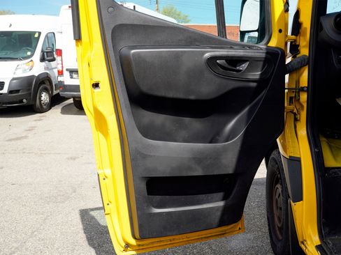 Used 2021 Mercedes-Benz Sprinter 2500 image 16