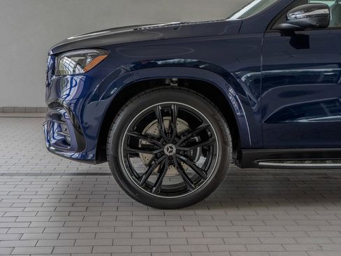 New 2025 Mercedes-Benz GLS 580 4MATIC image 4