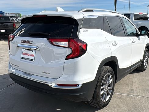 Used 2024 GMC Terrain SLT image 5