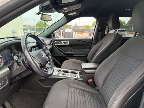 Used 2020 Ford Explorer XLT AWD/4WD image 9