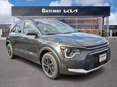 New 2025 Kia Niro EX