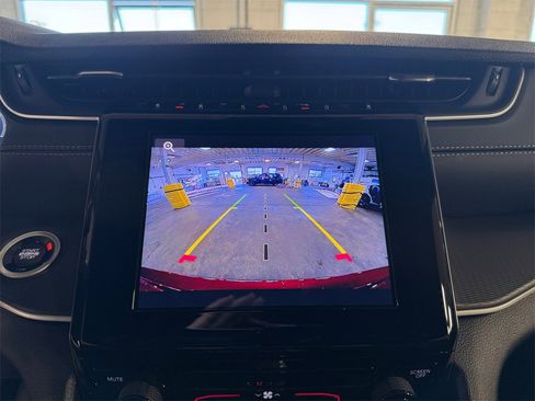 New 2025 Jeep Grand Cherokee 4WD image 18