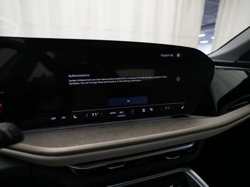 Used 2025 Audi Q5 Premium w/ Convenience Package image 6