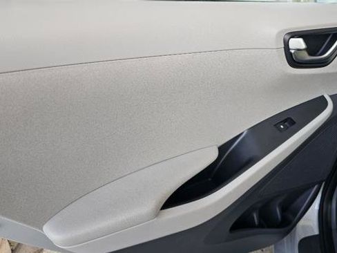 Used 2017 Hyundai Ioniq SEL FWD image 28
