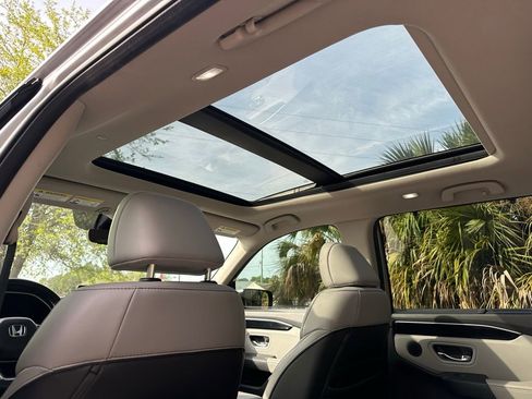 Used 2024 Honda Pilot Touring image 35