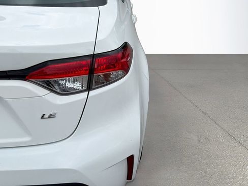 Used 2020 Toyota Corolla LE FWD image 11
