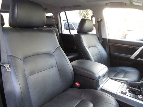 Certified 2020 Toyota Land Cruiser w/ Preferred Accessory Package image 20