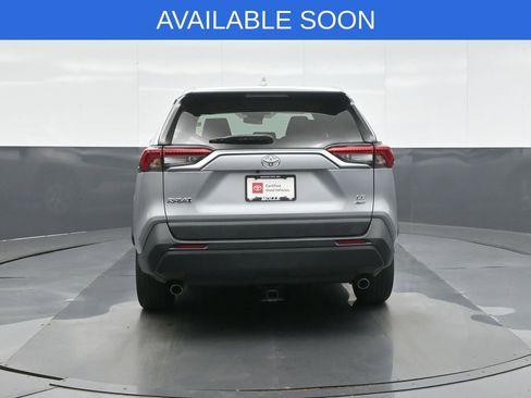 Used 2022 Toyota RAV4 LE image 6