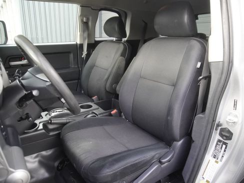 Used 2008 Toyota FJ Cruiser 4WD image 11