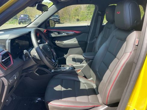 Used 2025 Chevrolet TrailBlazer RS w/ Driver Confidence Package AWD/4WD image 2