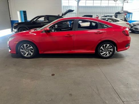 Used 2018 Honda Civic EX image 6