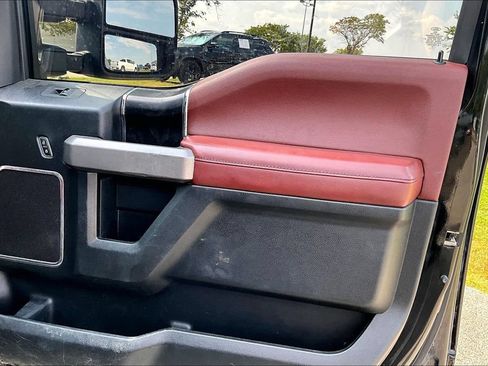 Used 2018 Ford F150 Platinum AWD/4WD image 23