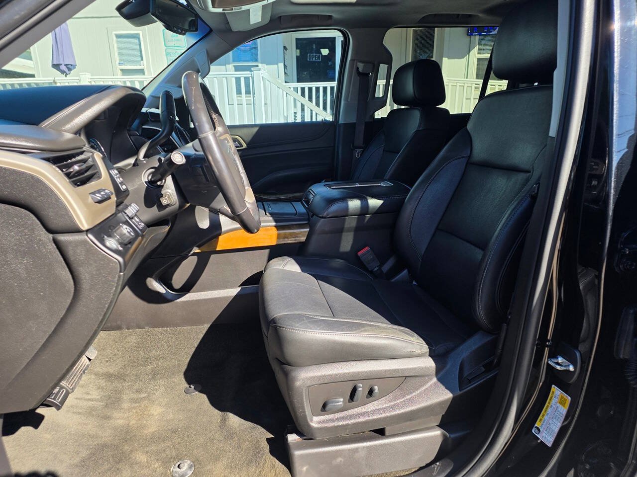 Used 2017 GMC Yukon XL Denali w/ Open Road Package RWD image 18