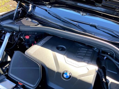 Certified 2025 BMW X4 xDrive30i w/ Premium Package image 32