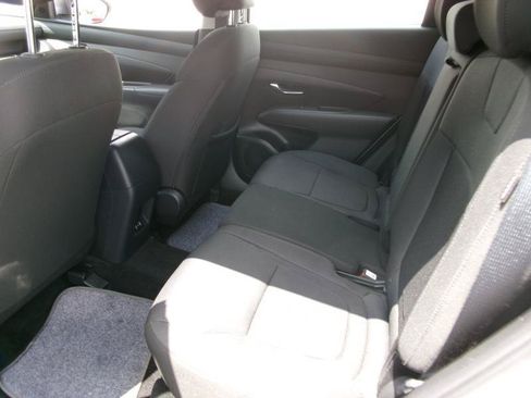 Used 2025 Hyundai Tucson SE FWD image 9