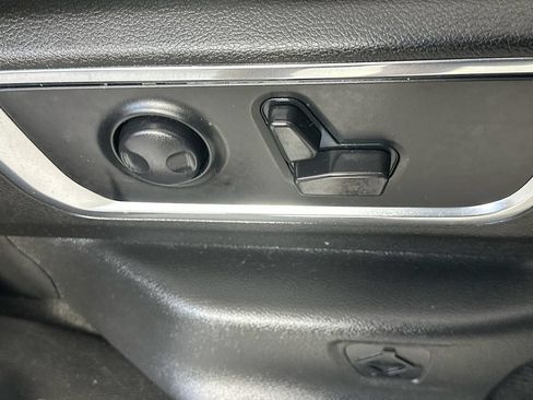 Used 2024 RAM 1500 Laramie AWD/4WD image 23