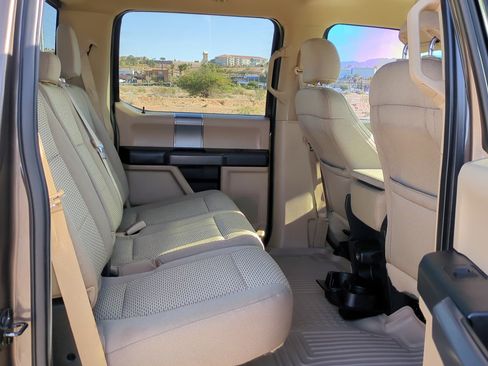 Used 2015 Ford F150 XLT w/ Equipment Group 302A Luxury image 27