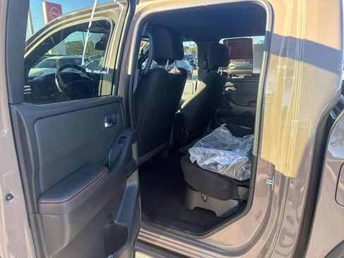 Used 2023 Nissan Frontier Pro-X w/ Technology Package image 18