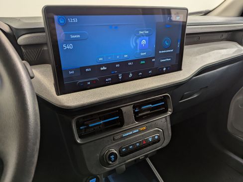 Used 2025 Ford Maverick XLT w/ Equipment Group 302A image 25