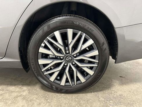 Used 2025 Nissan Altima 2.5 SV image 7