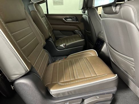 Used 2025 GMC Yukon XL Denali Ultimate AWD/4WD image 33