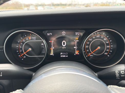 Used 2019 Jeep Wrangler Unlimited Sahara w/ Quick Order Package 24M Moab image 15