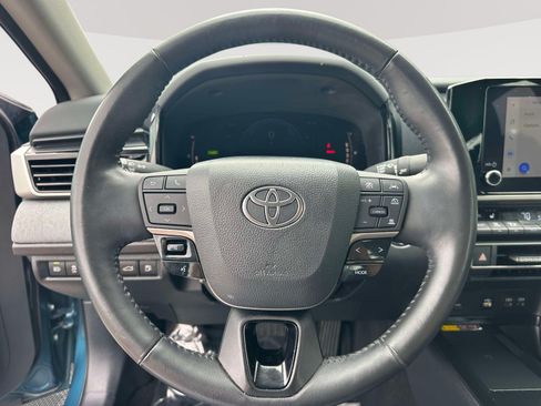 Used 2025 Toyota Camry LE w/ Convenience Package FWD image 12