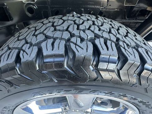 Used 2023 Ford F150 Lariat w/ Trailer Tow Package image 25